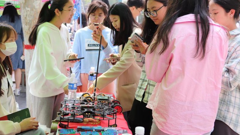 云服务器与物理机延迟对比：深入解析性能差异